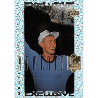 Insertní karty - Gretzky Wayne - 1999-00 Upper Deck Wayne Gretzky Living Legend Magic Moments No.MM3