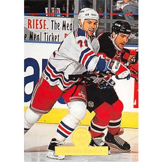 Řadové karty - Zubov Sergei - 1994-95 Leaf No.111